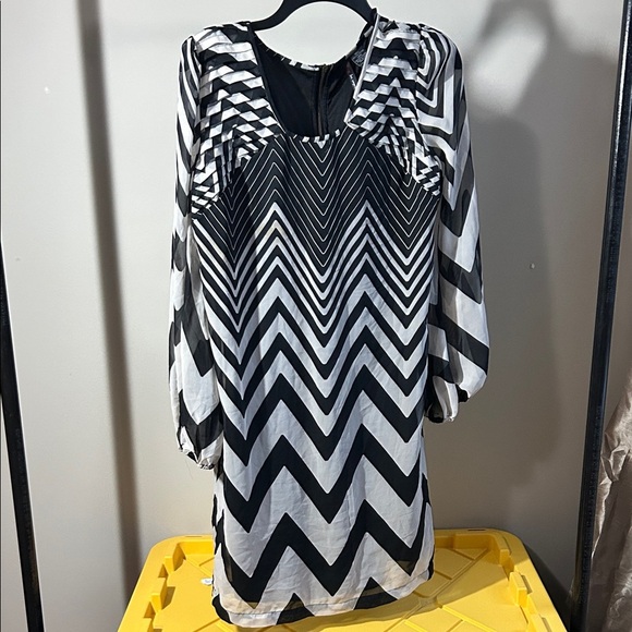 Fire Los Angeles Women Juniors Dress Large Black Ivory Multi-color Shift Striped - Picture 1 of 6